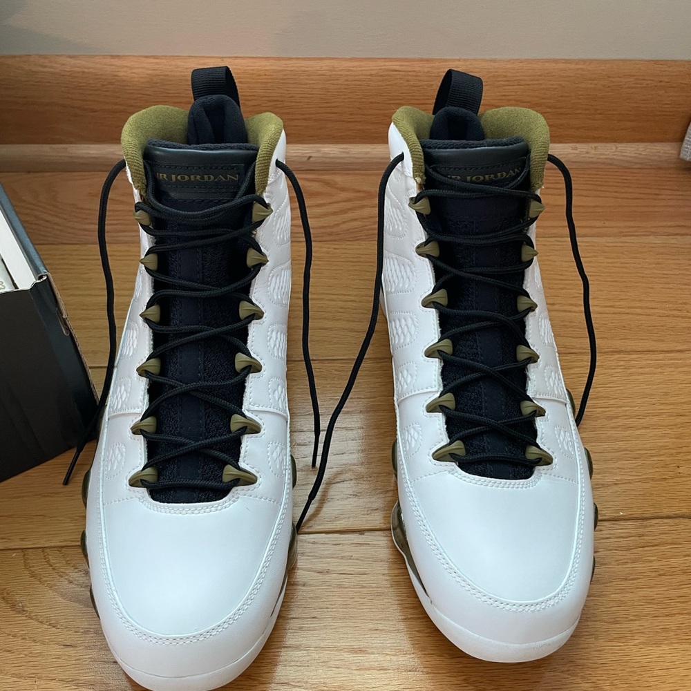 Air Jordan 9 Retro